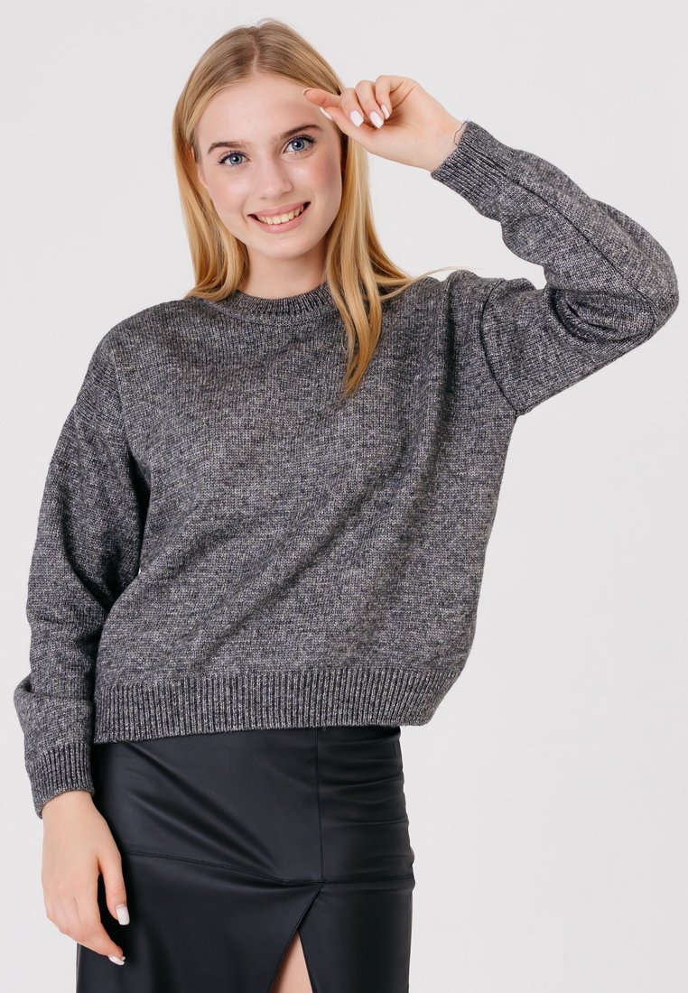 Oversize-светр із вовни зі спущеним рукавом