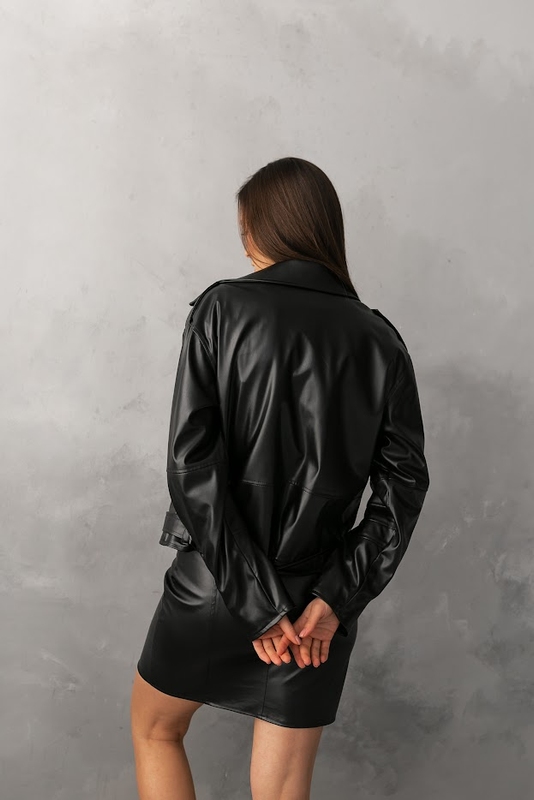 Куртка- косуха чорна, S
